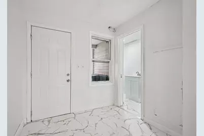 43 Pleasant St, Fitchburg, MA 01420 - Photo 22