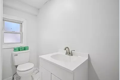 43 Pleasant St, Fitchburg, MA 01420 - Photo 22