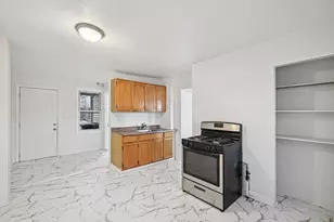 43 Pleasant St, Fitchburg, MA 01420 - Photo 14