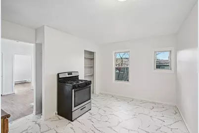 43 Pleasant St, Fitchburg, MA 01420 - Photo 14