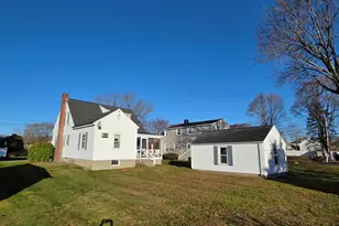 54 Grant Ave, Somerset, MA 02726 - Photo 4