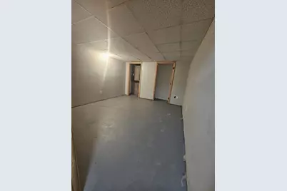 87 Clarendon Ave, Chicopee, MA 01013 - Photo 40