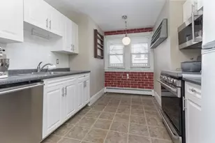 121 Johnson St, Lynn, MA 01902 - Photo 2