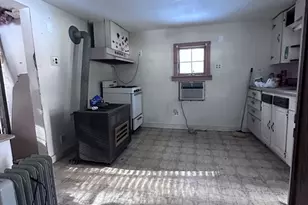 404 Sylvester Rd, Northampton, MA 01062 - Photo 2