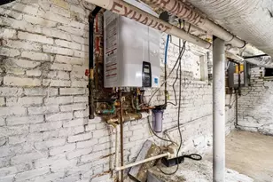 50 Spring St, Cambridge, MA 02141 - Photo 32