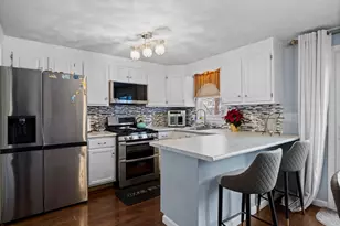 20 Woodland Dr, Lowell, MA 01852 - Photo 8