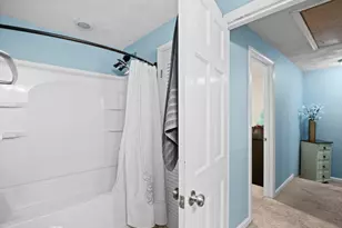 20 Woodland Dr, Lowell, MA 01852 - Photo 16