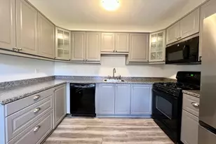 74 Tennis Plaza Rd, Dracut, MA 01826 - Photo 4