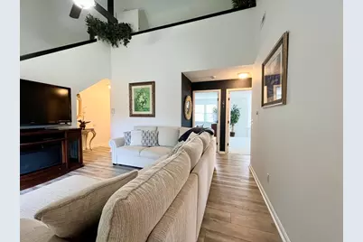 74 Tennis Plaza Rd #34, Dracut, MA 01826 - Photo 8