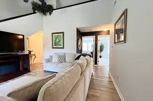 74 Tennis Plaza Rd, Dracut, MA 01826 - Photo 8