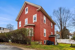 32 Kirby St, Marlborough, MA 01752 - Photo 2