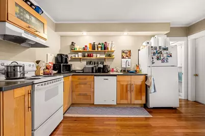 32 Kirby St, Marlborough, MA 01752 - Photo 8