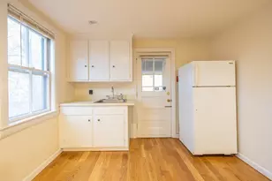 1026 Chestnut St, Newton, MA 02464 - Photo 4