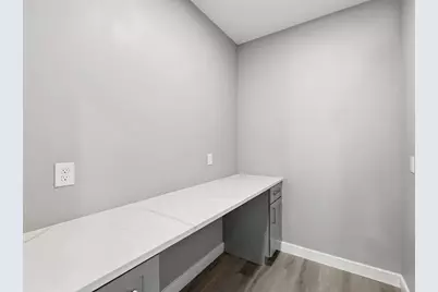 287 Whitney Ave, Holyoke, MA 01040 - Photo 18