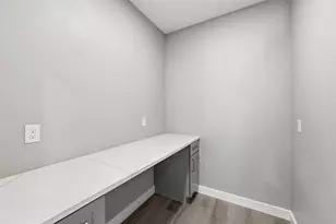 287 Whitney Ave, Holyoke, MA 01040 - Photo 18