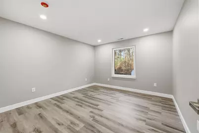 287 Whitney Ave, Holyoke, MA 01040 - Photo 32