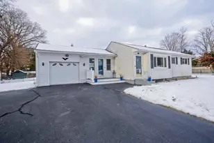 68 Hamilton St, Springfield, MA 01119 - Photo 2