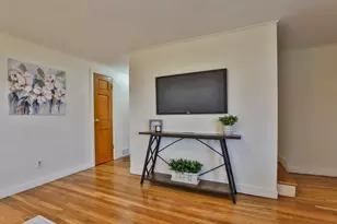 31 Mills Ave, Revere, MA 02151 - Photo 10