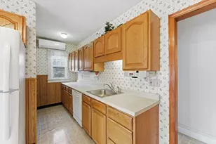 60 Barrison St, Springfield, MA 01109 - Photo 12