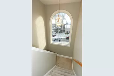 18 Lincoln Ave, Millbury, MA 01527 - Photo 10