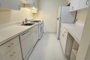 33 Pond Ave, Brookline, MA 02445 - Photo 2