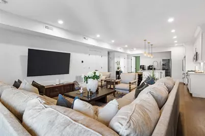 258-260 W 3rd St #1, Boston, MA 02127 - Photo 2