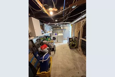 211 Elm, Everett, MA 02149 - Photo 32