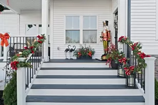 46 Magnolia Dr, Swansea, MA 02777 - Photo 4