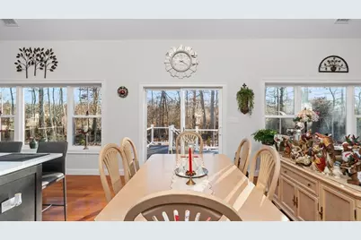 46 Magnolia Dr, Swansea, MA 02777 - Photo 10