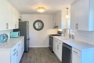 20 Swallow St, Falmouth, MA 02536 - Photo 10