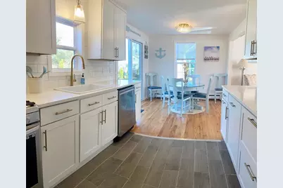 20 Swallow St, Falmouth, MA 02536 - Photo 8