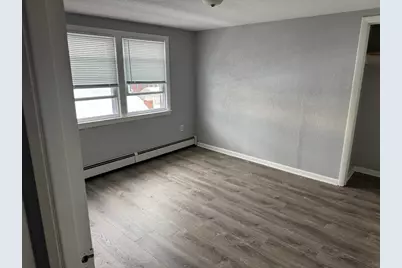 34 Irving St #3, Worcester, MA 01609 - Photo 4