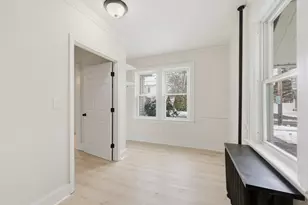 48 Pleasant St, Westfield, MA 01085 - Photo 18