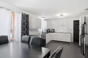 135 Bulat Dr, Springfield, MA 01129 - Photo 10