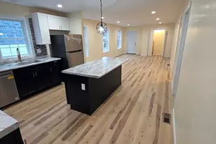 871 Worthington St, Springfield, MA 01105 - Photo 2