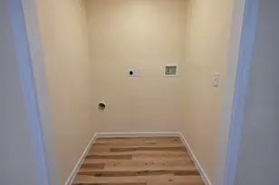 871 Worthington St, Springfield, MA 01105 - Photo 4