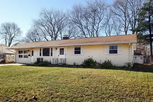 35 Marion St, Holbrook, MA 02343 - Photo 2