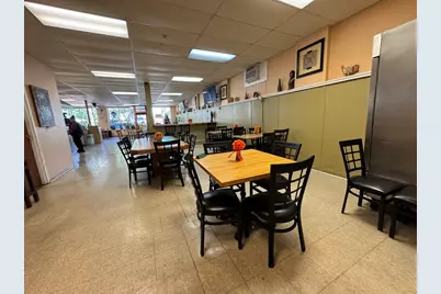 548 South St, Holyoke, MA 01040 - Photo 2