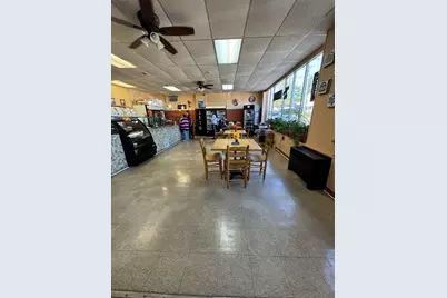 548 South St, Holyoke, MA 01040 - Photo 4