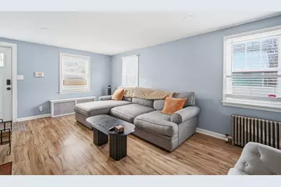 13 Bither St, Springfield, MA 01118 - Photo 6