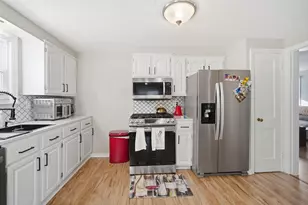 13 Bither St, Springfield, MA 01118 - Photo 10