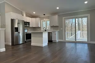 102 Wells Rd, Becket, MA 01223 - Photo 4