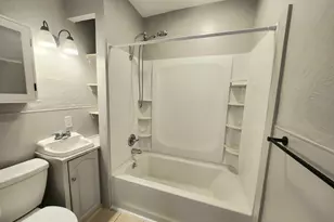 153 Grattan, Chicopee, MA 01020 - Photo 4