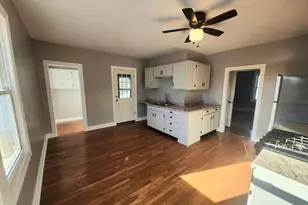 153 Grattan, Chicopee, MA 01020 - Photo 2