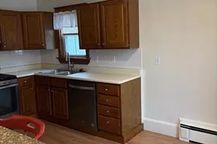 258 Elm St, Amesbury, MA 01913 - Photo 4