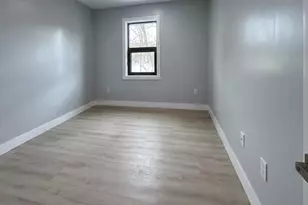 83 Essex St, Lawrence, MA 01841 - Photo 4