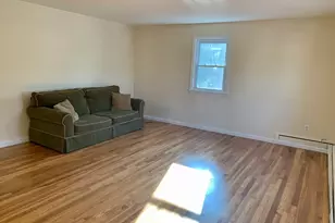 18 Guernsey St, Marblehead, MA 01945 - Photo 10