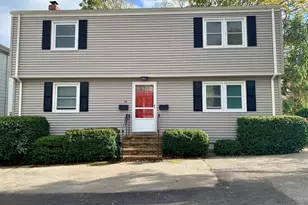 18 Guernsey St, Marblehead, MA 01945 - Photo 2