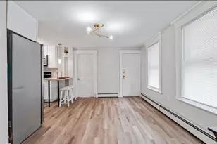 320 Cedar St, Manchester, NH 03013 - Photo 2