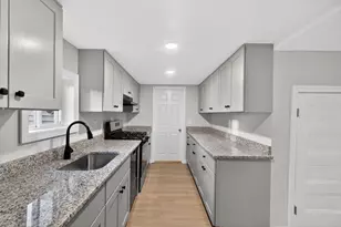 21 Evergreen St, Dartmouth, MA 02747 - Photo 2